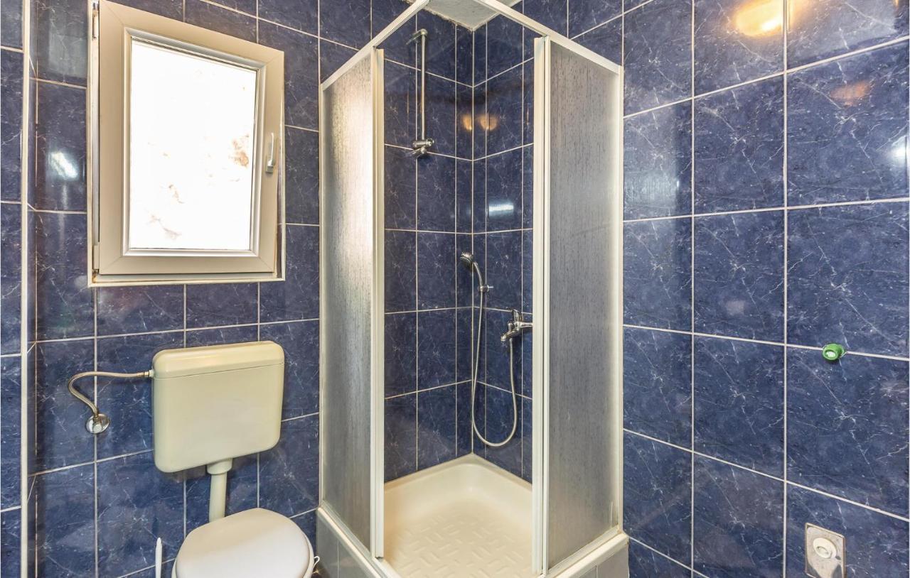 2 Bedroom Beautiful Apartment In Makarska Exterior photo